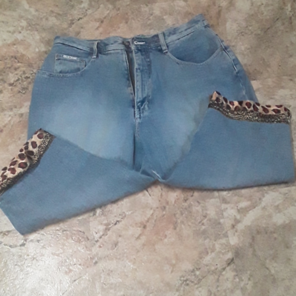Animal Print Trimmed Jean Capris